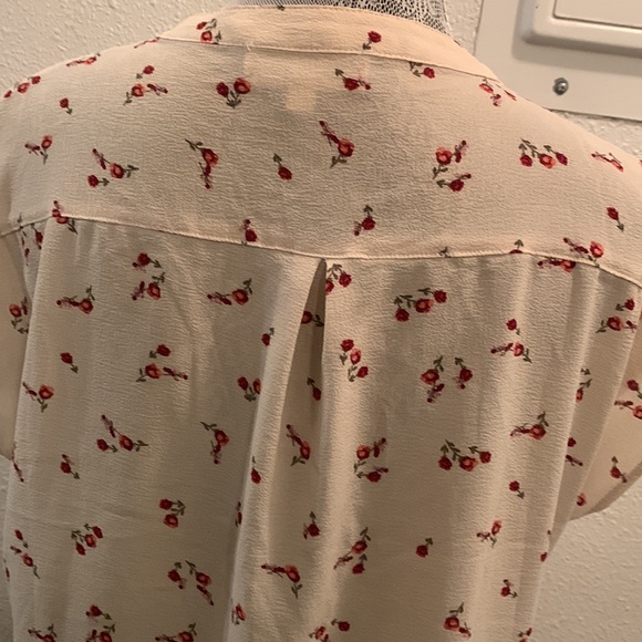 Blouse with small roses - Picture 4 of 6